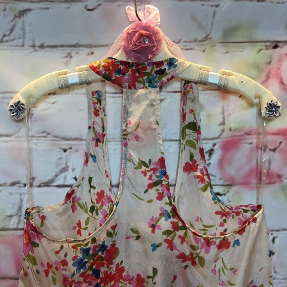 π 5/$25 | NWT Sheer Silk Floral Pleated Tank - Picture 6 of 7